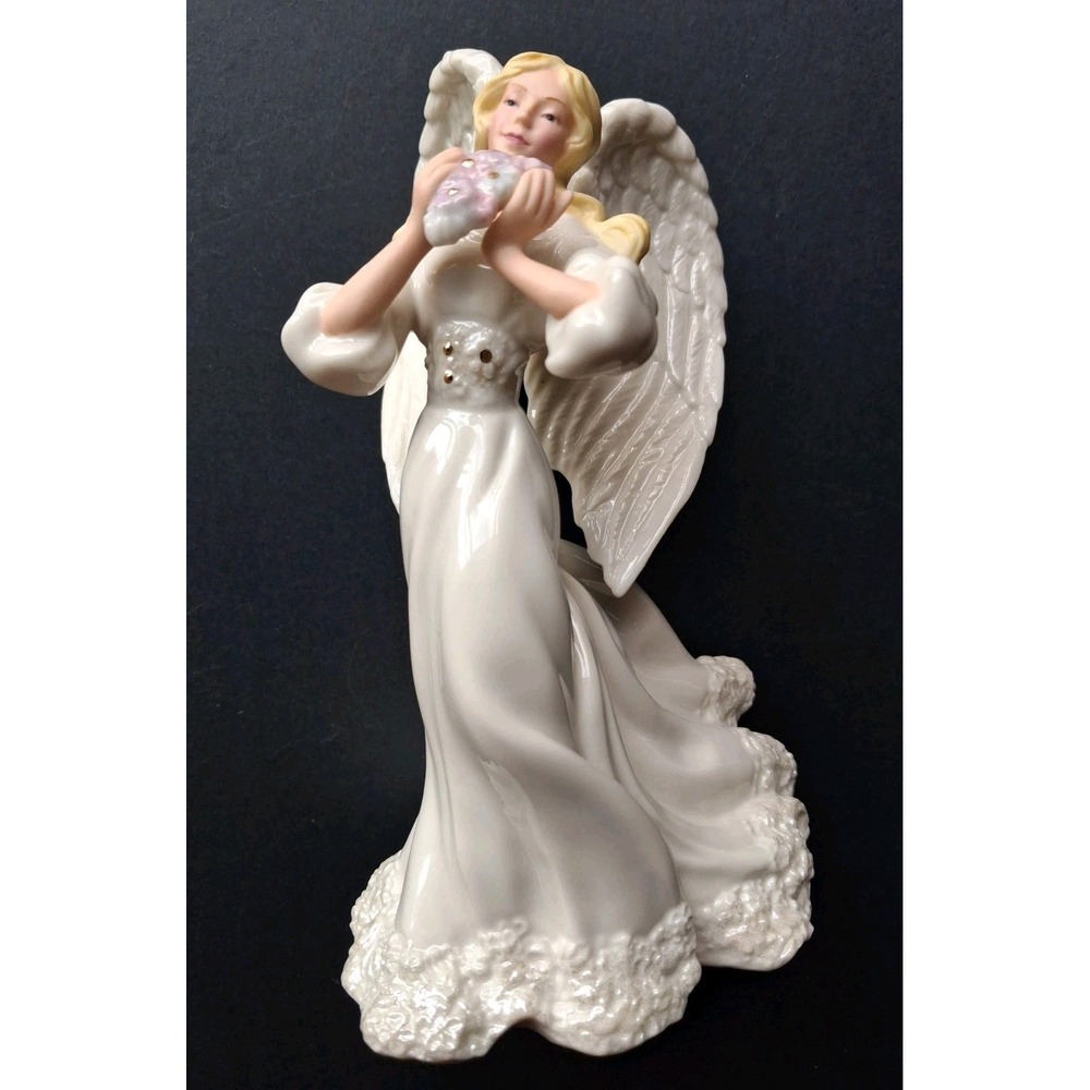 Lenox For the Holidays Beauty and Grace 771872 Figurine 7"